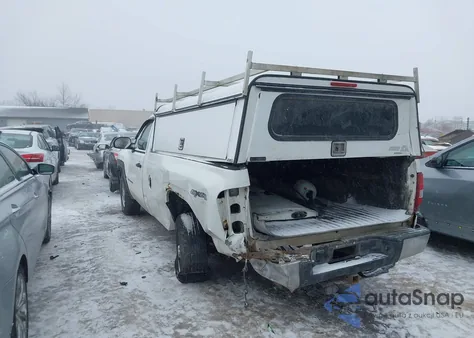 2009 Chevrolet Silverado 1500 Work Truck z USA, uszkodzony, nr VIN 1GCEK14X19Z221709